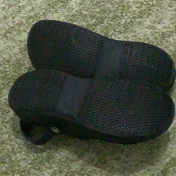 Crocs charcoal gray/ black (9 men) 11 women - Picture 3 of 6